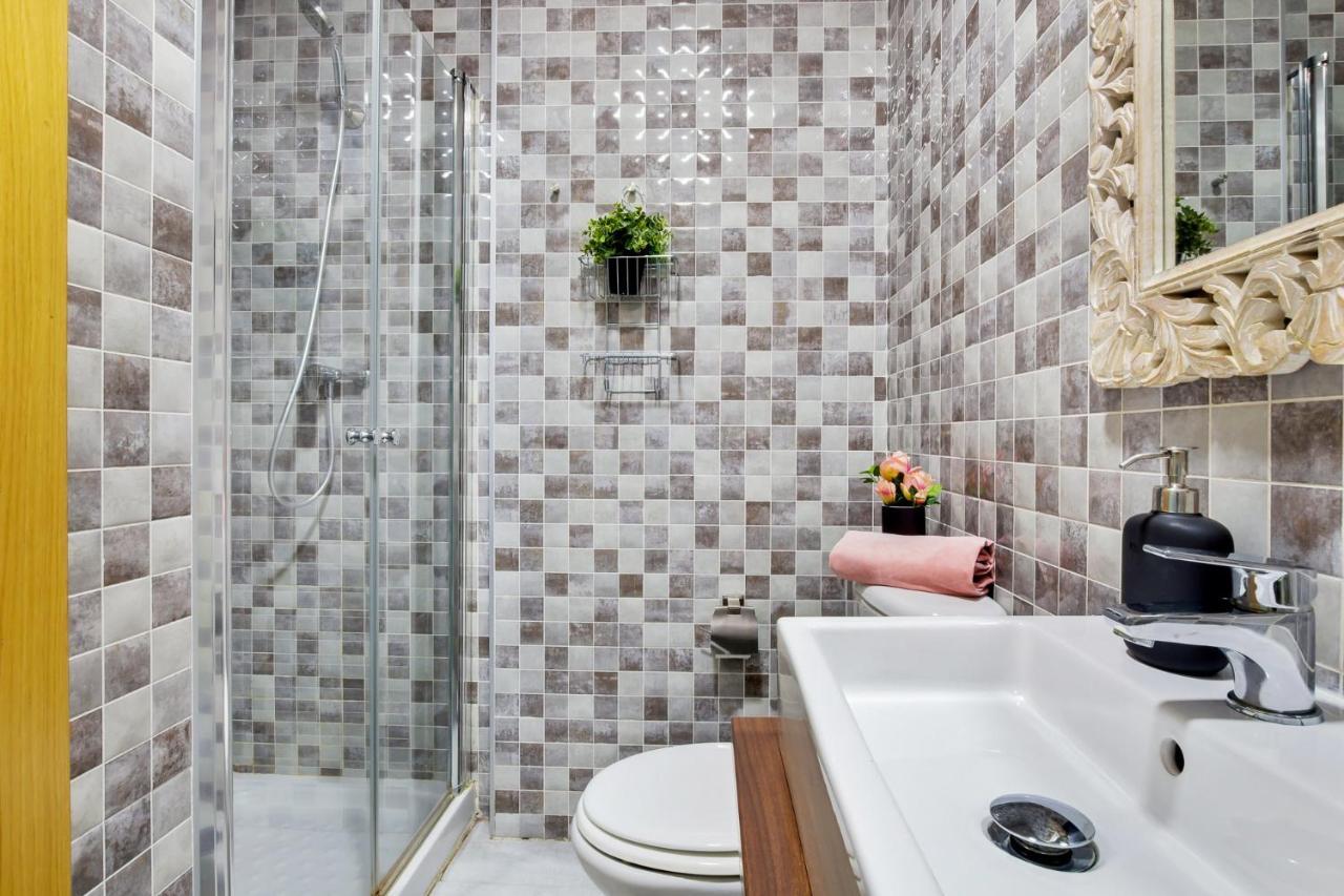 -Malagasunapts-City Centre Terrace Pool Parking 외부 사진