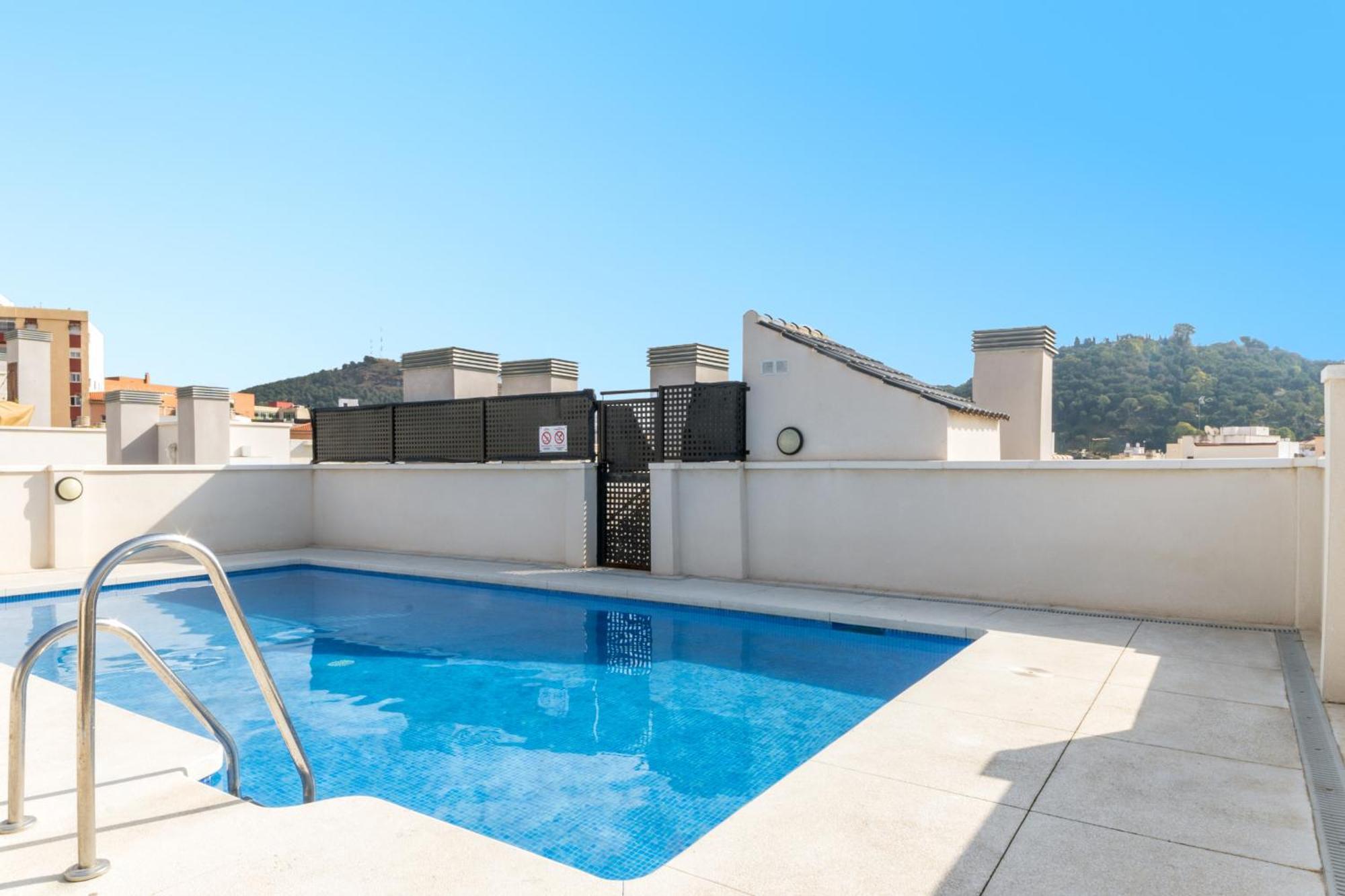 -Malagasunapts-City Centre Terrace Pool Parking 외부 사진