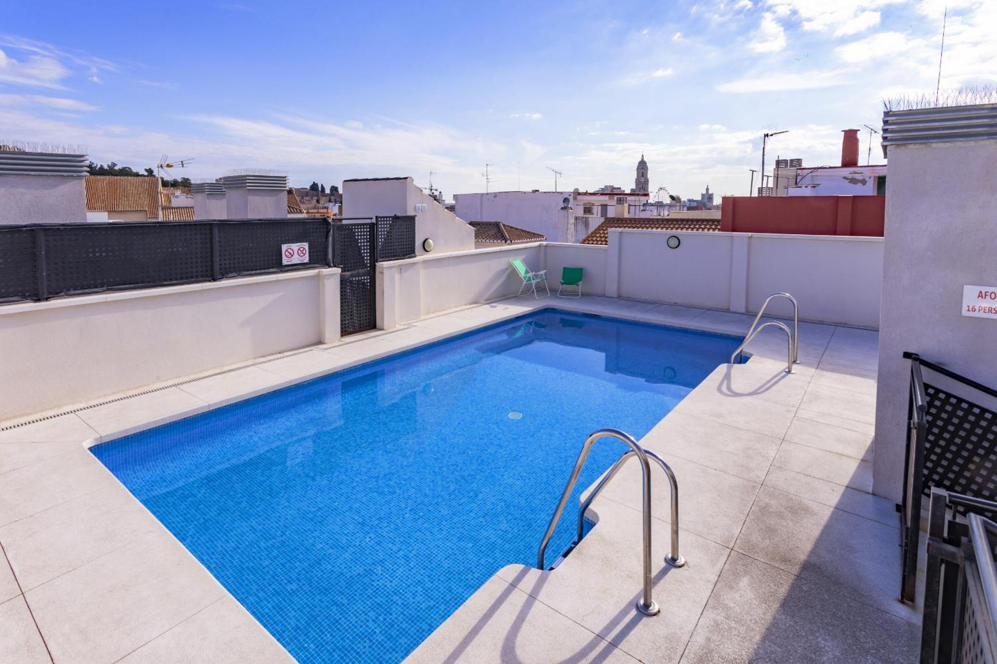 -Malagasunapts-City Centre Terrace Pool Parking 외부 사진